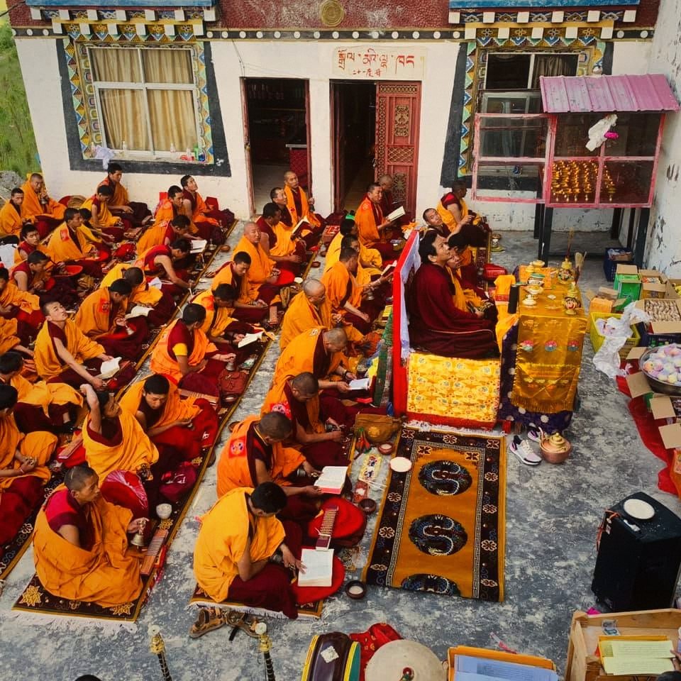 Rinpoche chủ trì pháp hội tại Kyura Drak